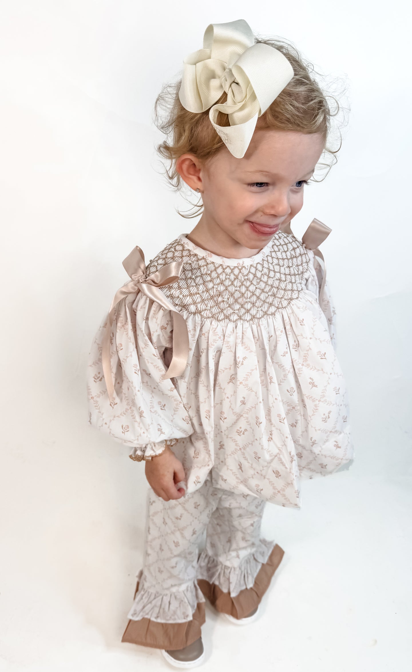 FALL FINALE; GIRLS TIMELESS TENDRILS PANT SET