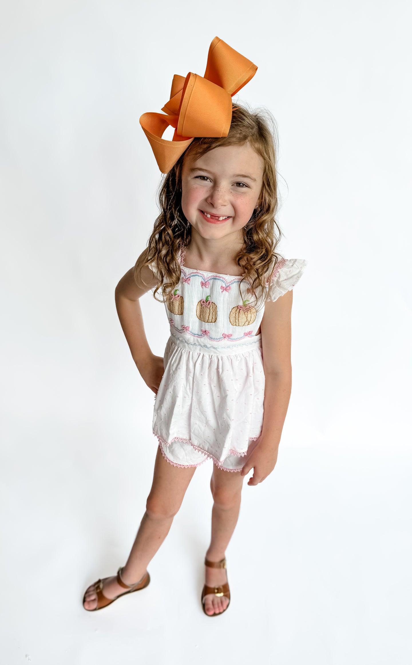 GIRLS PUMPKIN PRETTY SMOCKED SHORT SET